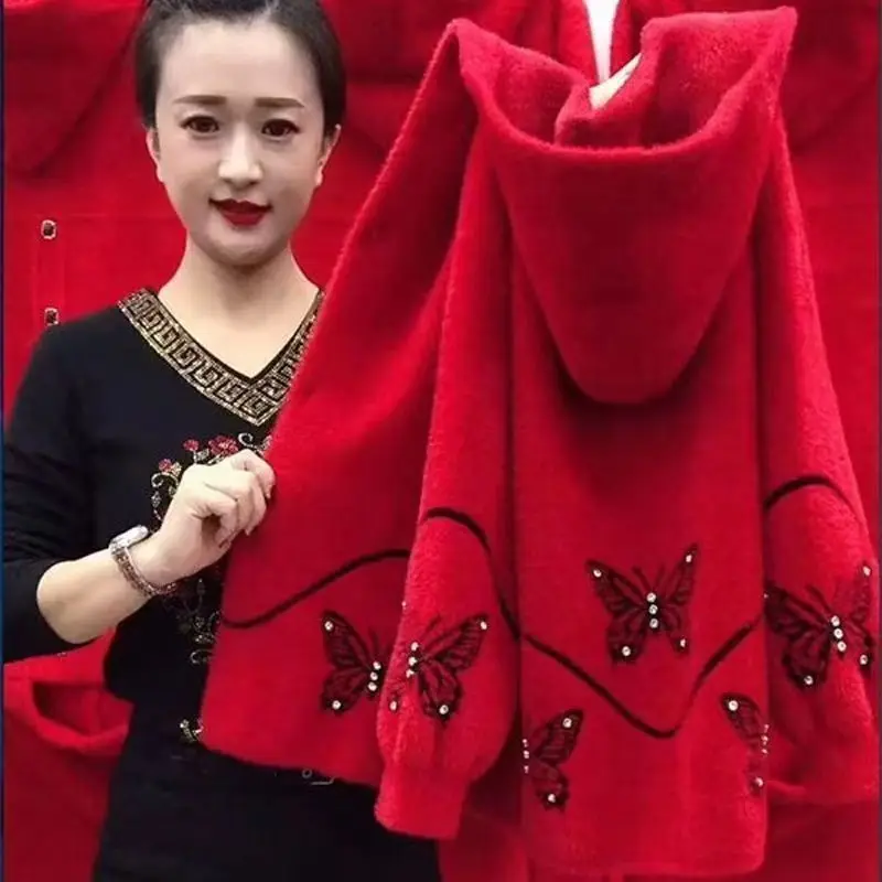 Middle Aged Elderly Women Fashion Butterfly Embroidery  2024 red 
